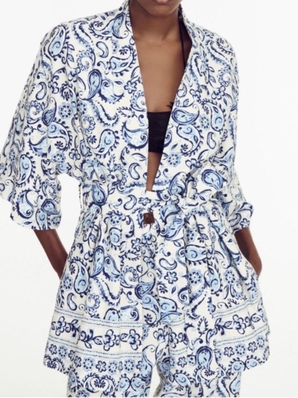 Zara Women’s linen-blend Blue and White Paisley Kimono Jacket in a Size XS-S